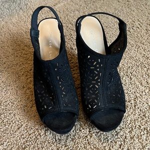 Black open-toed Wedges